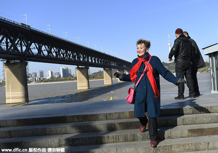 Retired Russian translator lives modeling dream in China
