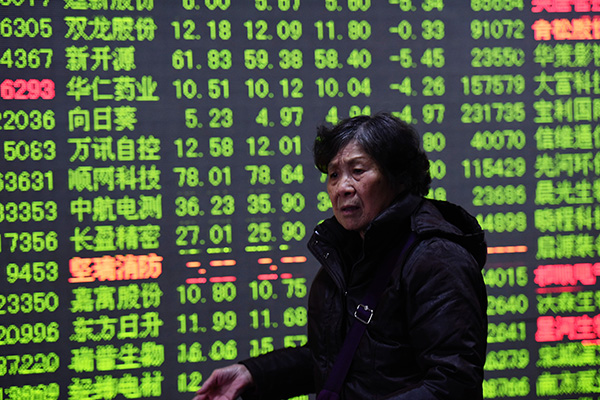 Stocks slump 3.5% as concerns over yuan wipe out gains