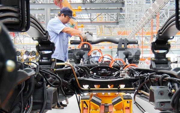 China edges closer to leading world's new industrial revolution