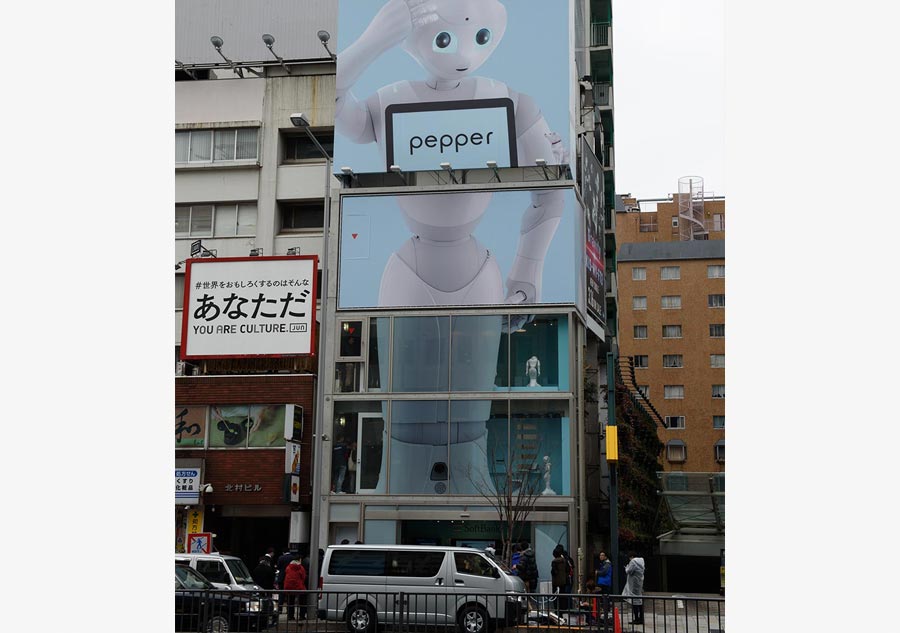 SoftBank staffs cell phone store with Pepper robots