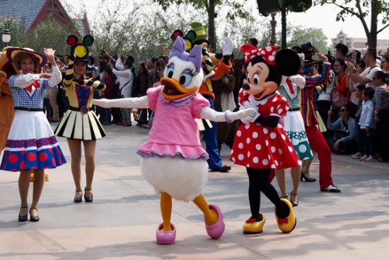 Shanghai Disneyland responds to pricey food claims