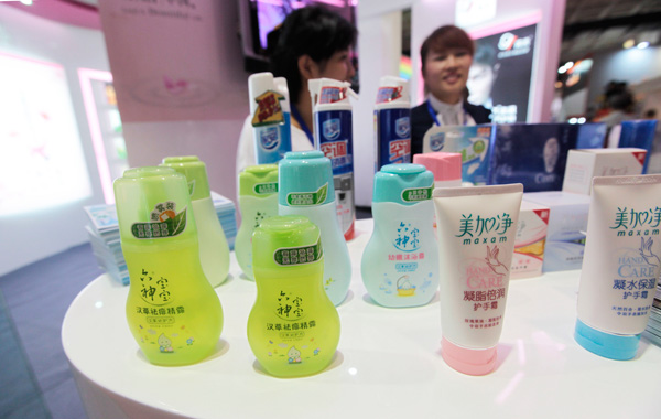 Chinese cosmetics makers eye better business complexion online