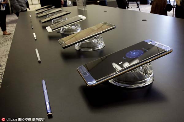 Samsung Electronics unveils new curved-screen Galaxy Note phone in H2 sales push