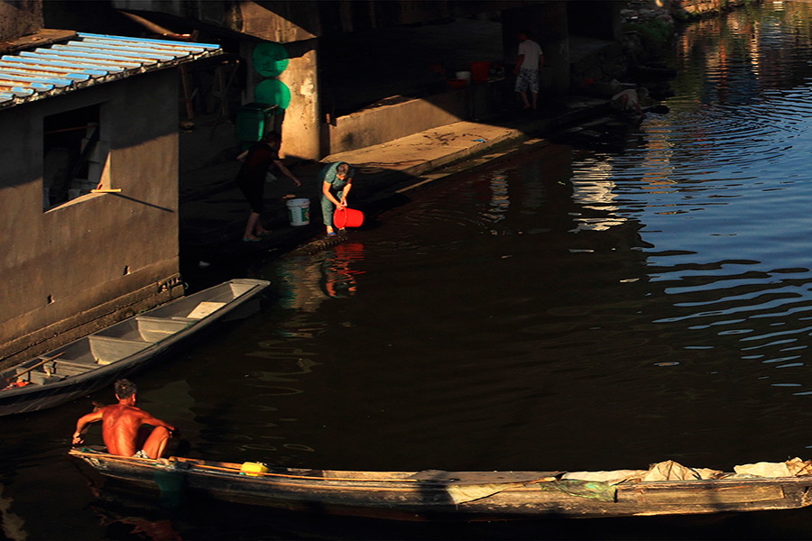 A dying fishing village in East China