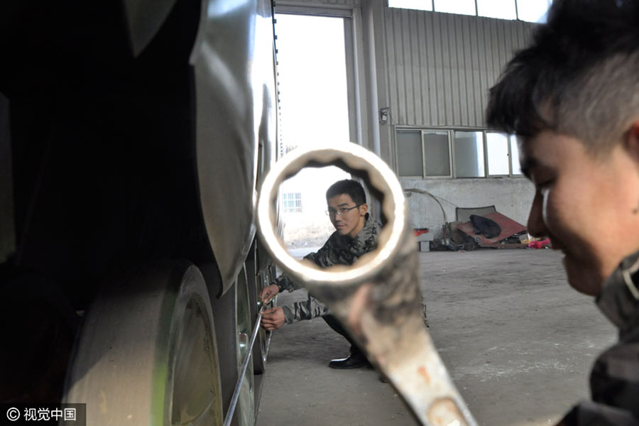 Young men in Shandong build homemade tank