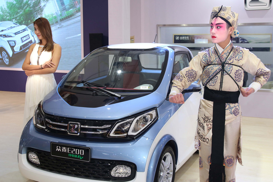 Tradition meets technology: Wu Opera performers take over car show