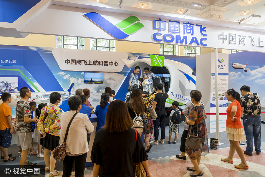 C919 flight simulator debuts at Shanghai expo