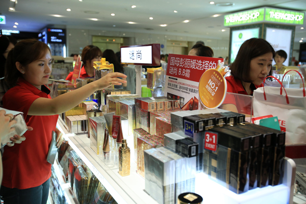 Chinese outbound tourists 'walking wallets'