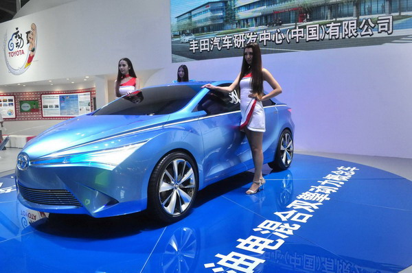 Experts: popularize hybrid cars in China