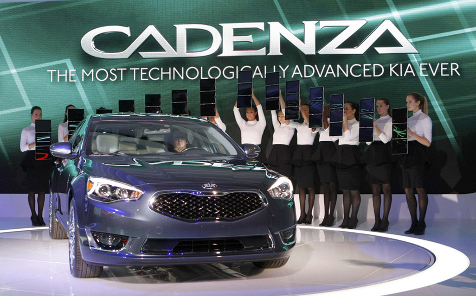 KIA launches 2014 Cadenza sedan at N. America auto show