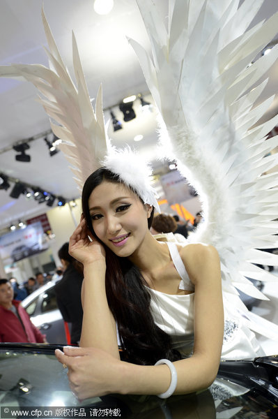 Angel-dress models at Shandong auto show