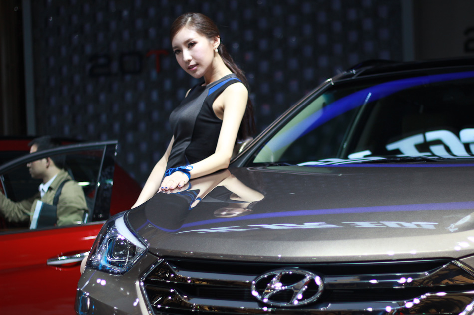 Models shine at Hyundai's new car launch