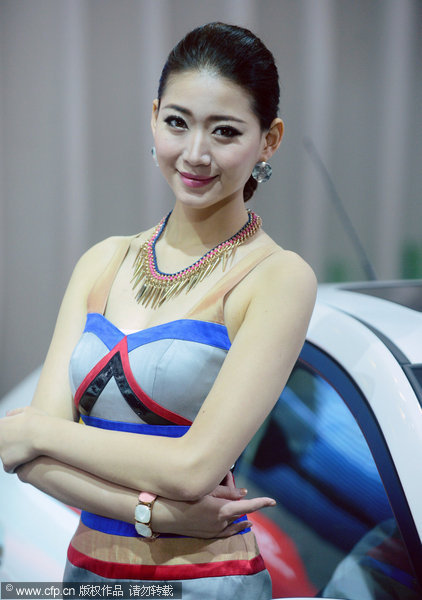 Models on display at Yangzhou auto show
