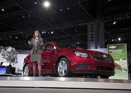 GM delays Chevy Cruze debut by a year