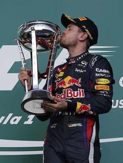 Vettel wins US Grand Prix for 8th straight victory