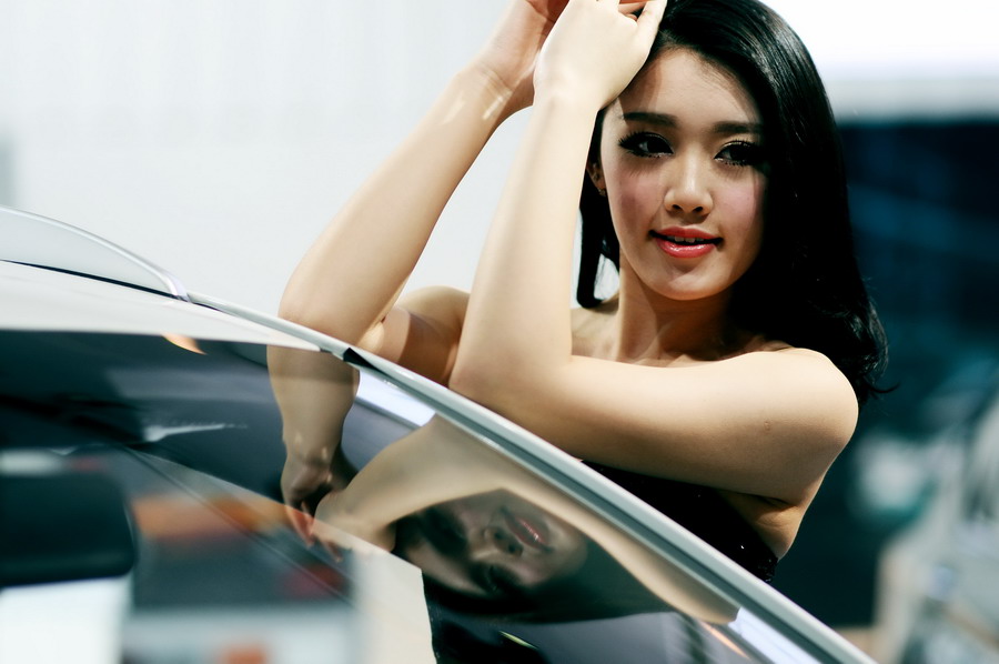 Car models shine at Qingdao auto show