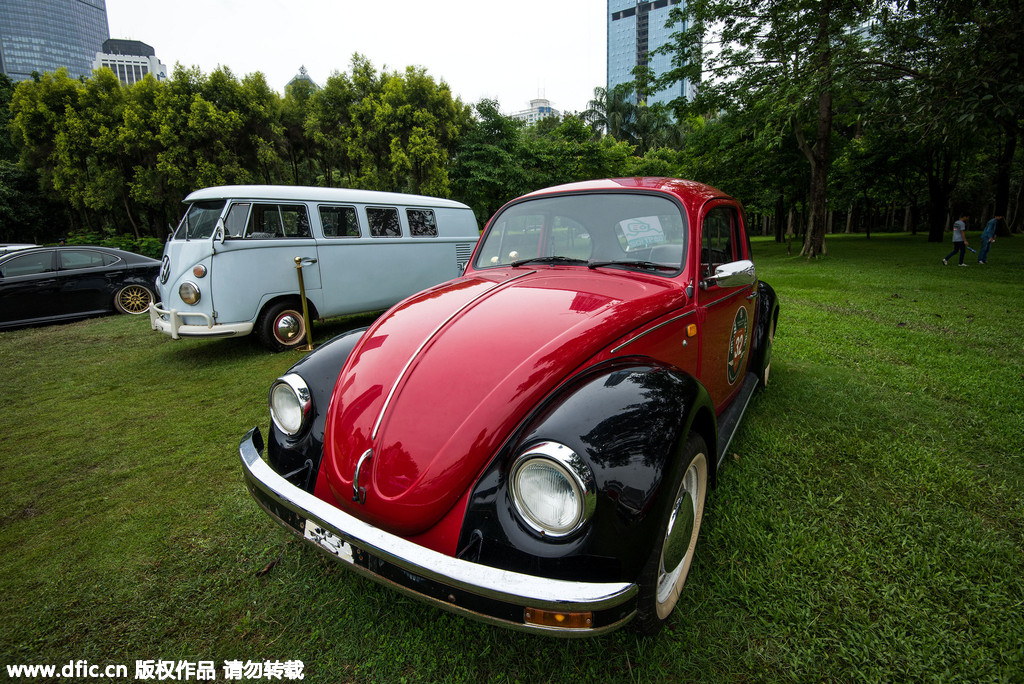 Vintage cars dazzle in Shenzhen