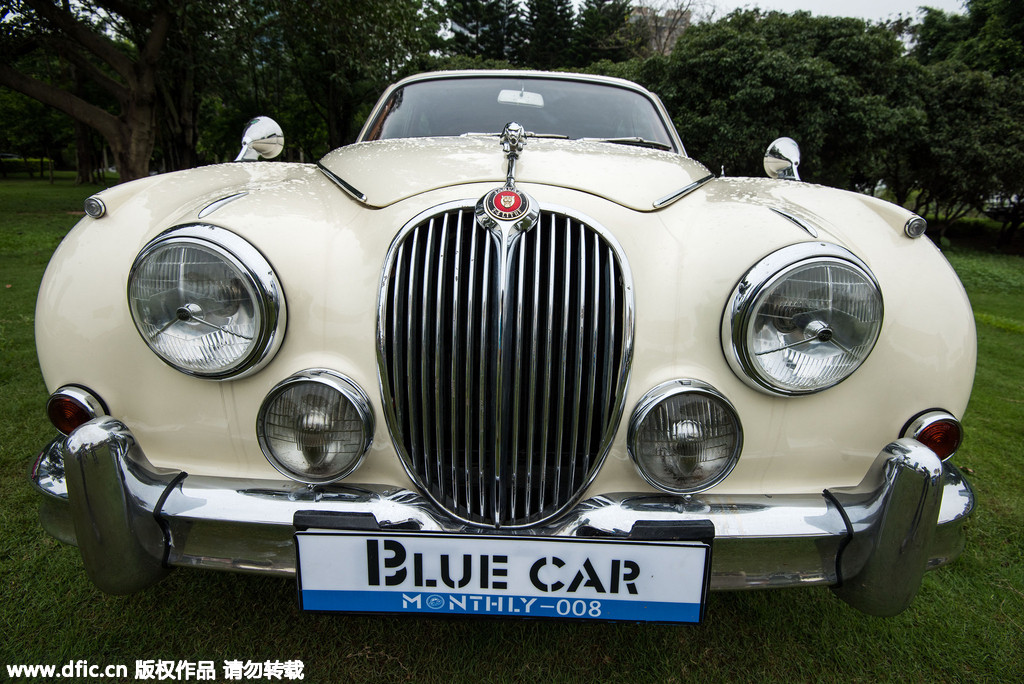 Vintage cars dazzle in Shenzhen