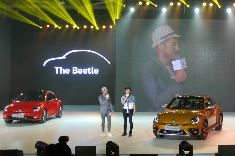 Lu Han excites VW Beetle Dune launch
