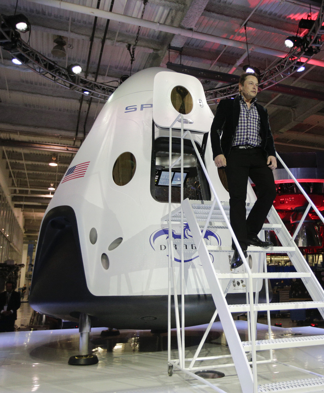 Elon Musk unveils SpaceX Dragon V2 spacecraft