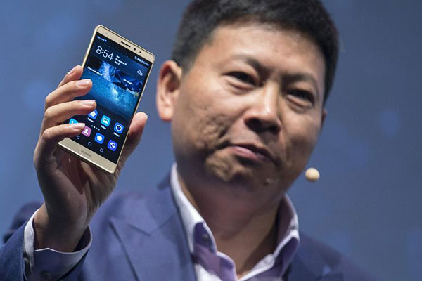 Huawei edges close to Apple, Samsung