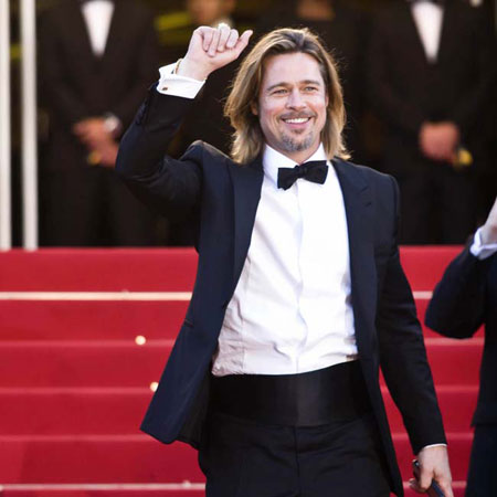 Brad Pitt congratulates Jennifer