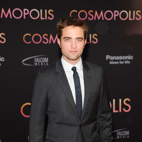 Robert Pattinson to sell LA home