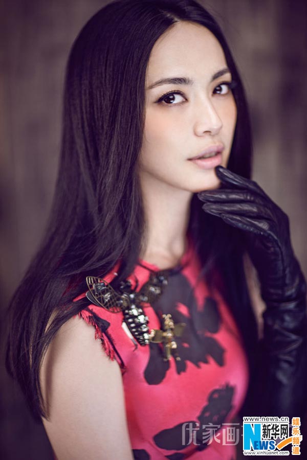 Yao Chen poses for fashion magazine after giving birth