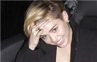 Miley Cyrus suffering from stomach flu