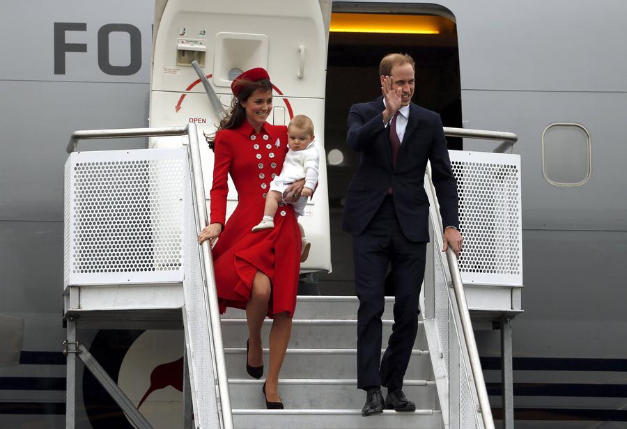 Royal couple start New Zealand tour