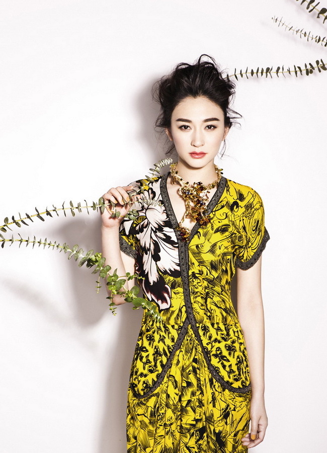 Actress Li Xiaoran covers Fashion Weekly[1]- Chinadaily.com.cn