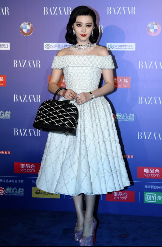 Chinese celebs stun at 2014 BAZAAR Charity Night