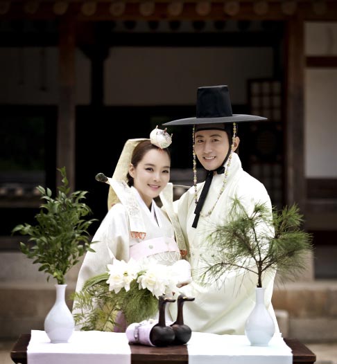 Wedding photos of ChaeRim, Gao Ziqi released