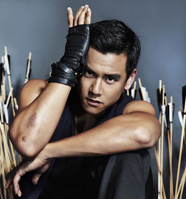 Eddie Peng shoots new fashion photos