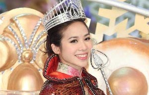 21-year-old student wins Miss Model of the World China Final
