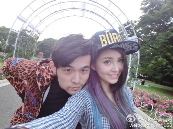 Jay Chou reveals personal photos with fiancée