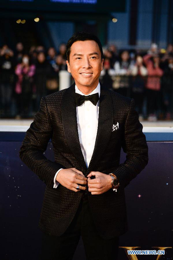 Stars shine at red carpet of 15th Huading Awards in Macao