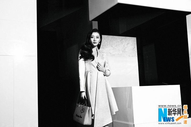 Graceful actress Lynn Hung shoots for fashion magazine