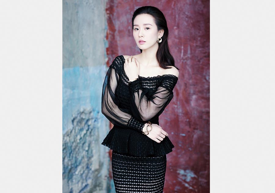 Liu Shishi poses for 'L'Officiel' magazine