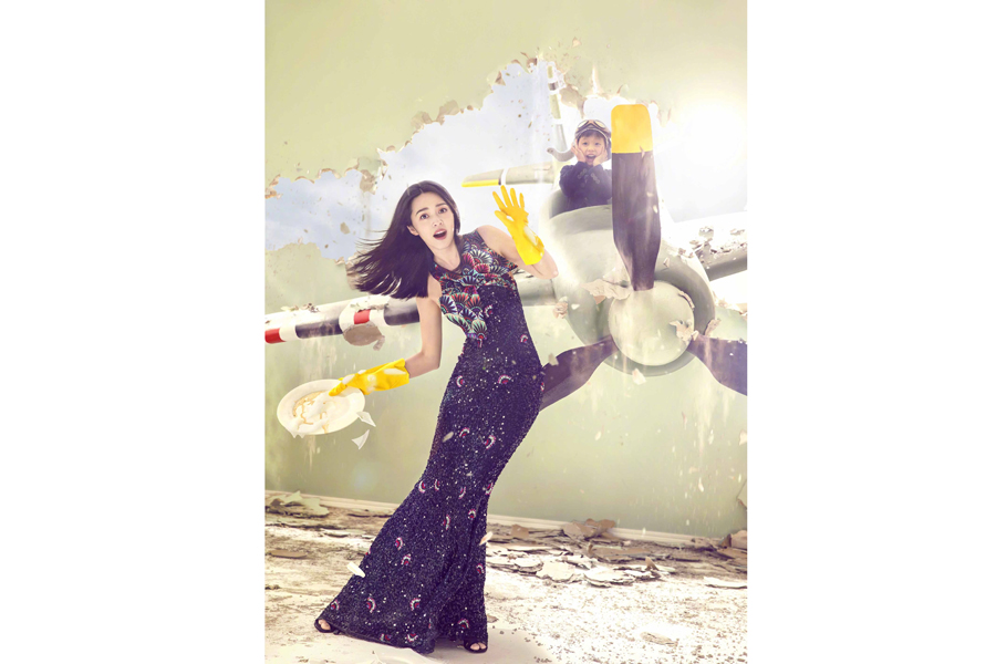 Actress Yao Chen and her son pose for fashion magazine