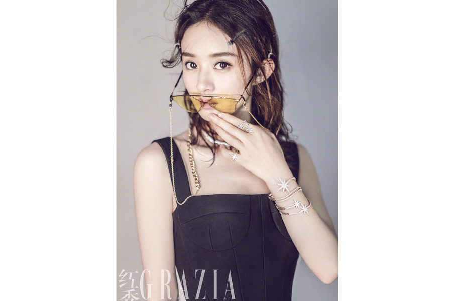 Actress Zhao Liying covers fashion magazine