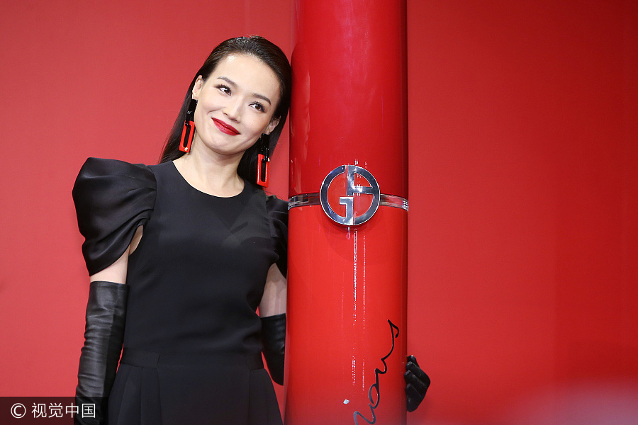 Actress Hsu Chi releases fashion photos