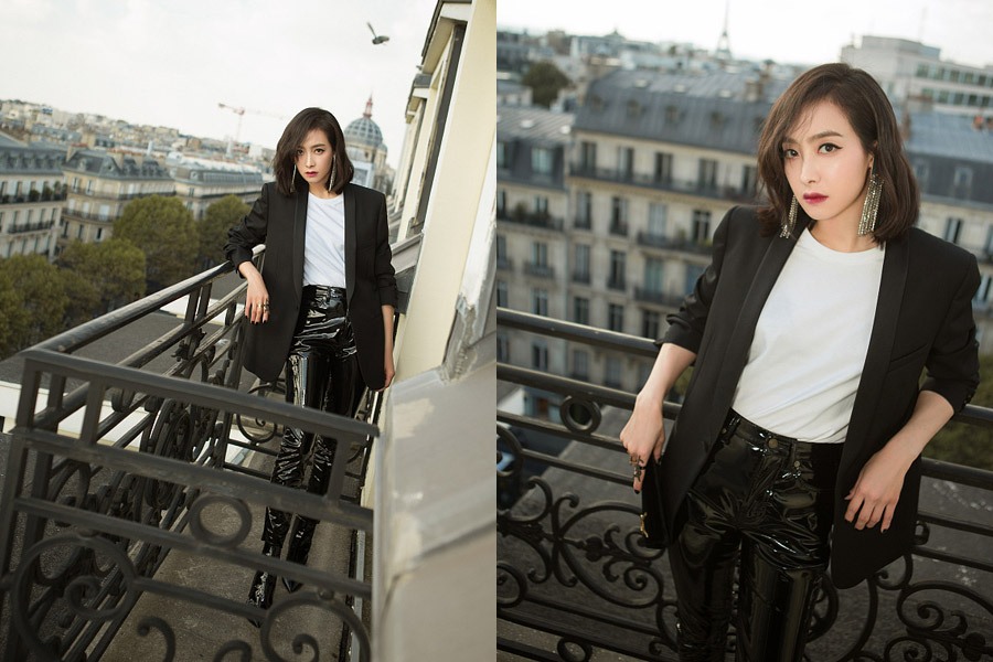 Female celebrities delight 2017 Paris fashion week