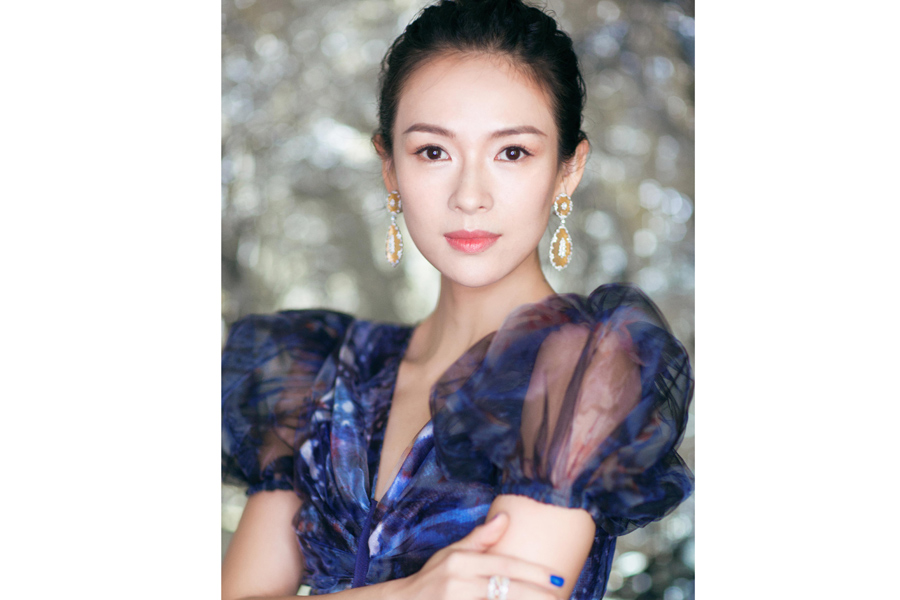 Fashion queen Zhang Ziyi releases fashion photos