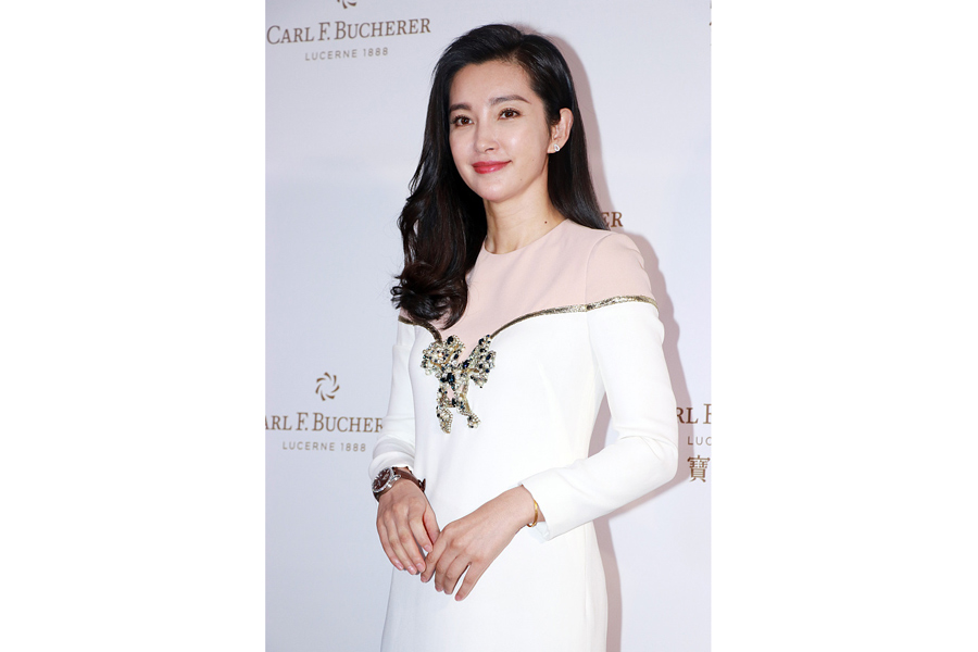 Top actress Li Bingbing spotted in fashion event