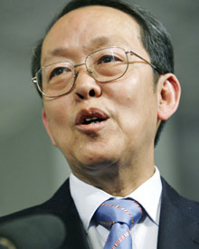 Chinese Ambassador to the United Nations, Wang Guangya speaks to the media after the Security Council meeting on Resolution 1540 dealing with non-proliferation of weapons of mass destruction, at the United Nations Headquarters in New York, April 27, 2006. 