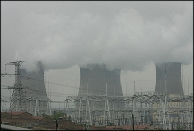 A power plant on the outskirts of Zhangjiakou. More than 1,500 factories in southern China had been closed down in the past three years due to the pollution and environmental hazards they posed.[AFP/file]
