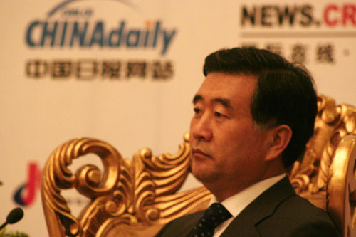 Wang Yang meets web journalists