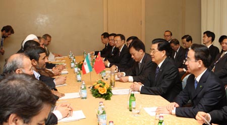 Chinese, Iranian presidents meet in Yekaterinburg