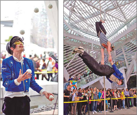Circus performances to entertain tourists